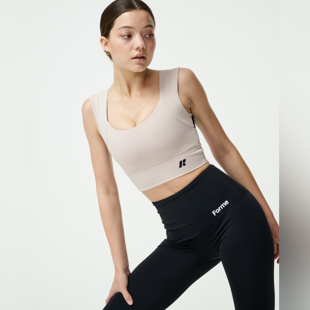 Forme Women's Scoop Neck Light Beige Sports Bra